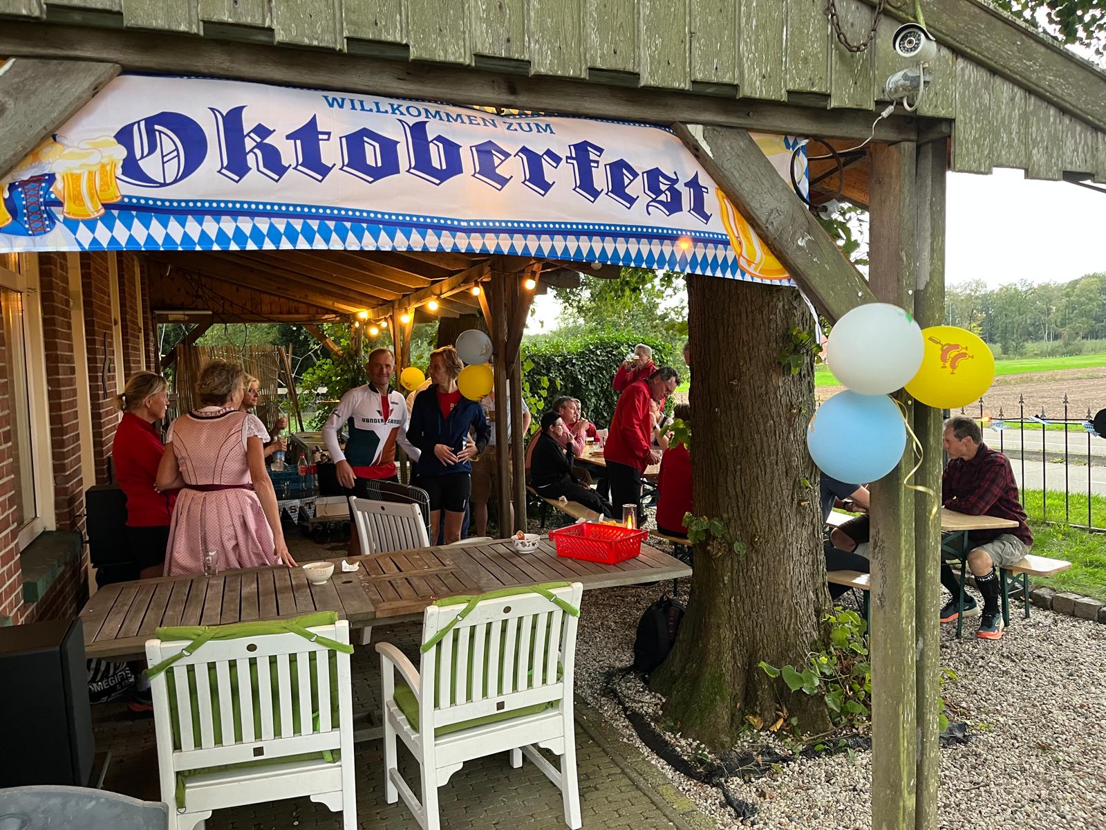 Gezellige oktoberfestlauf.